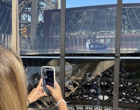 Scanner un QR Code pour accéder à l'expérience immersive
