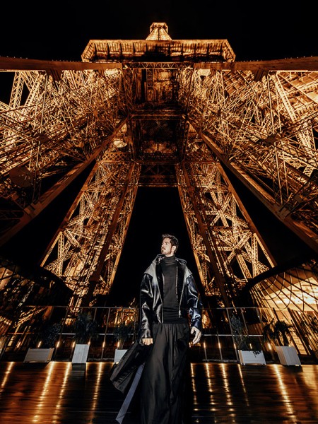 Photo de Michael Canitrot au cœur de la tour Eiffel