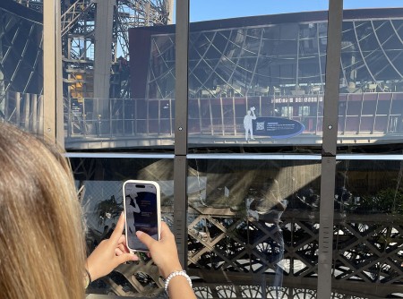 Scanner un QR Code pour accéder à l'expérience immersive